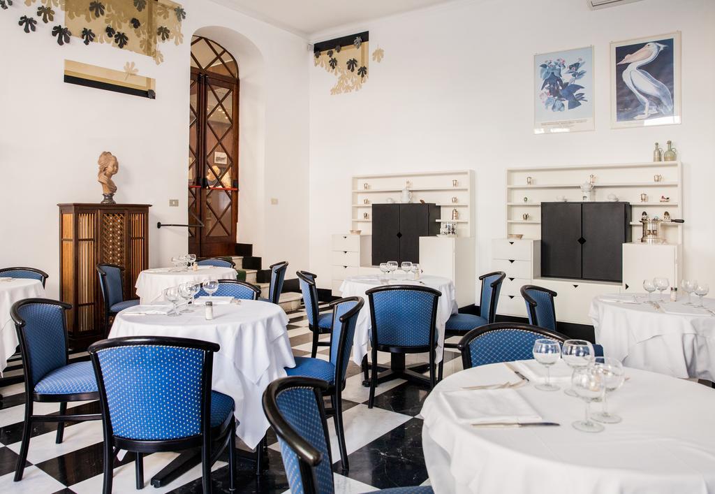 Hotel Beau Sejour Аласио Екстериор снимка