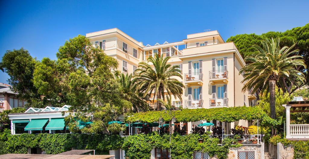 Hotel Beau Sejour Аласио Екстериор снимка